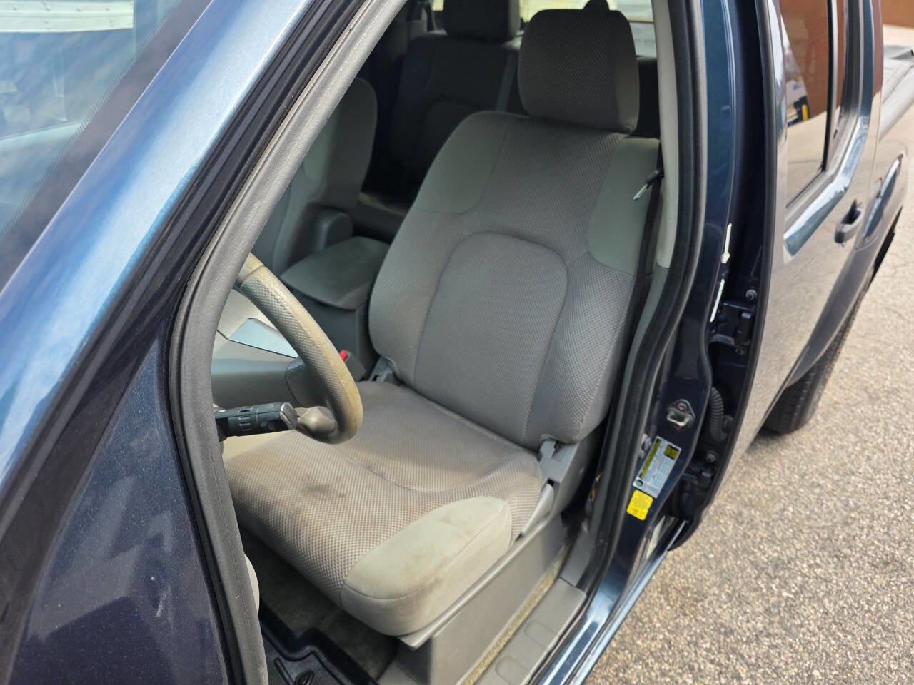 Used 2013 Nissan Frontier SV w/ SV Value Truck Pkg image 13