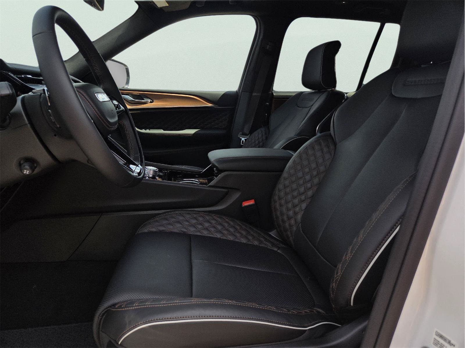 New 2027 Jeep Grand Cherokee Summit AWD/4WD image 12