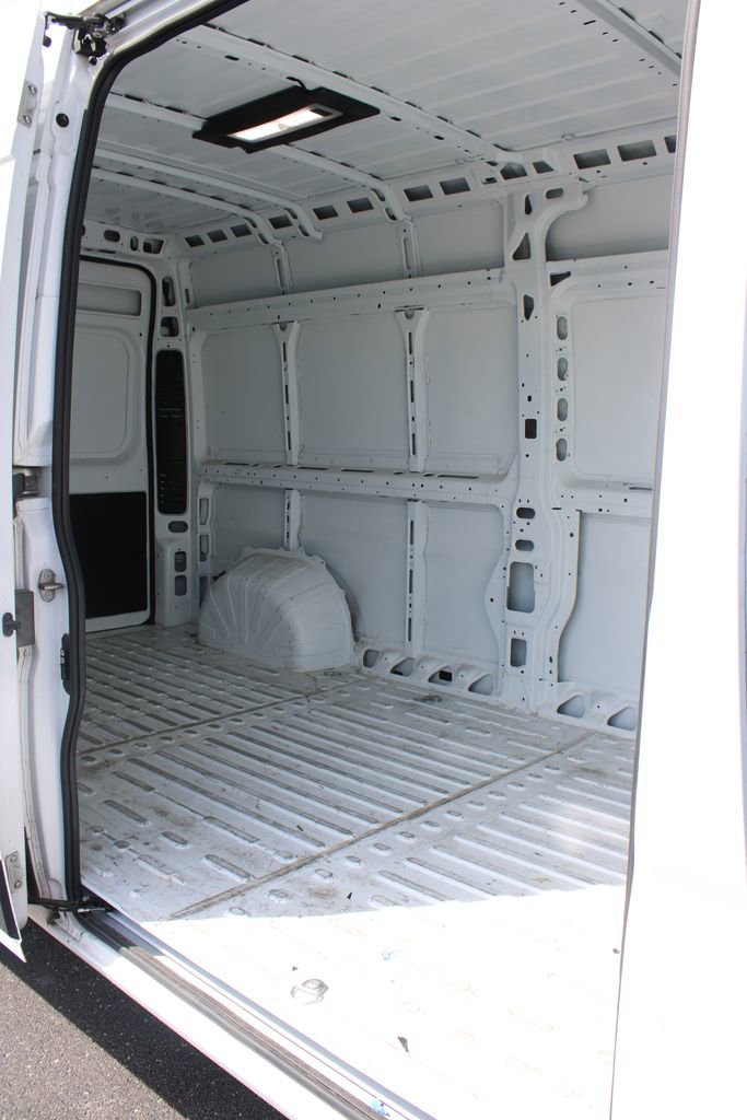 Used 2024 RAM ProMaster 2500 w/ Convenience Group image 13
