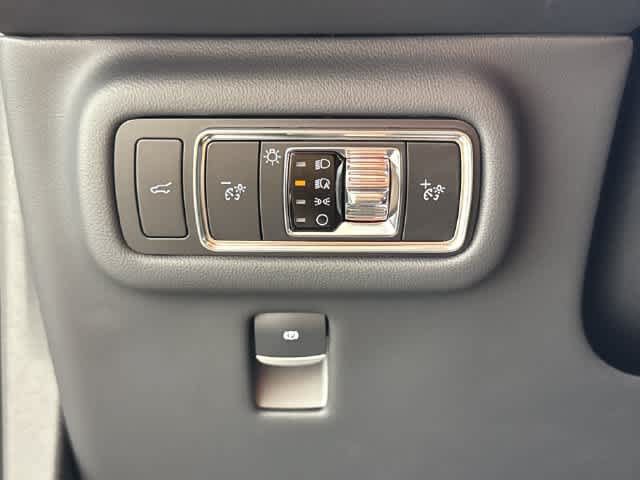 New 2026 Lincoln Nautilus Premier w/ Jet Appearance Package AWD/4WD image 13