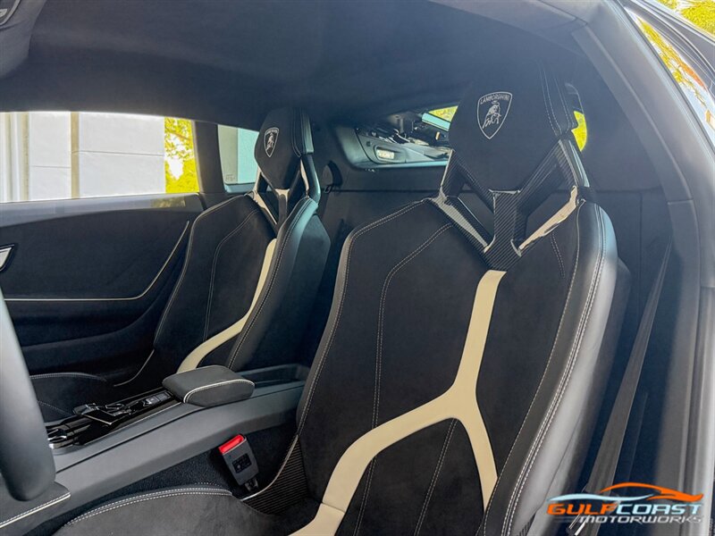 Used 2022 Lamborghini Huracan EVO RWD image 20
