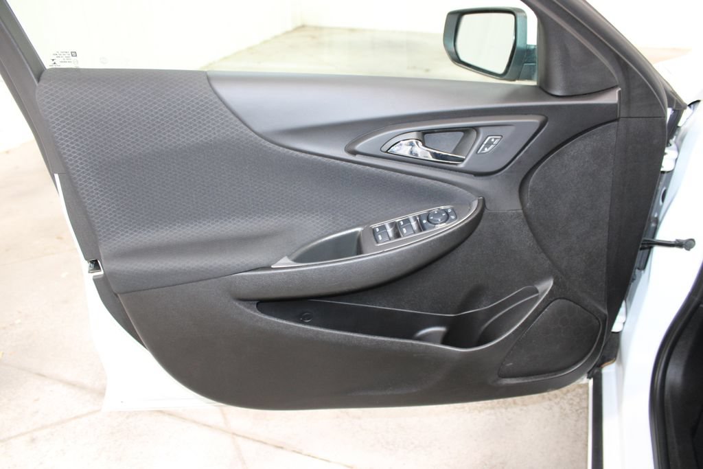 Used 2025 Chevrolet Malibu LT FWD image 19