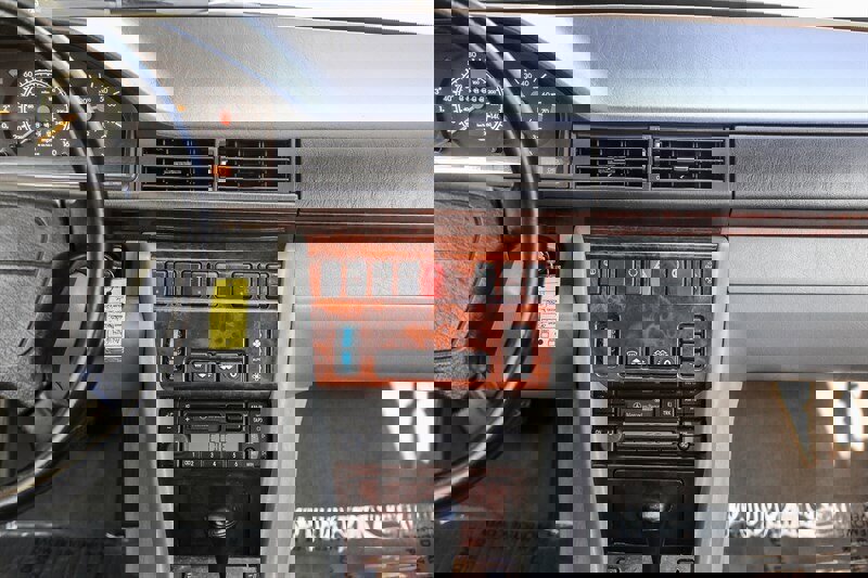 Used 1995 Mercedes-Benz E 320 Convertible image 60