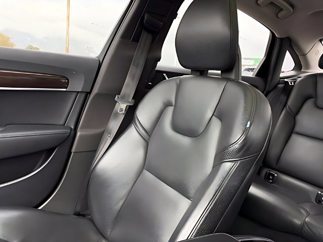 Used 2018 Volvo S90 T5 Momentum w/ Convenience Package FWD image 26