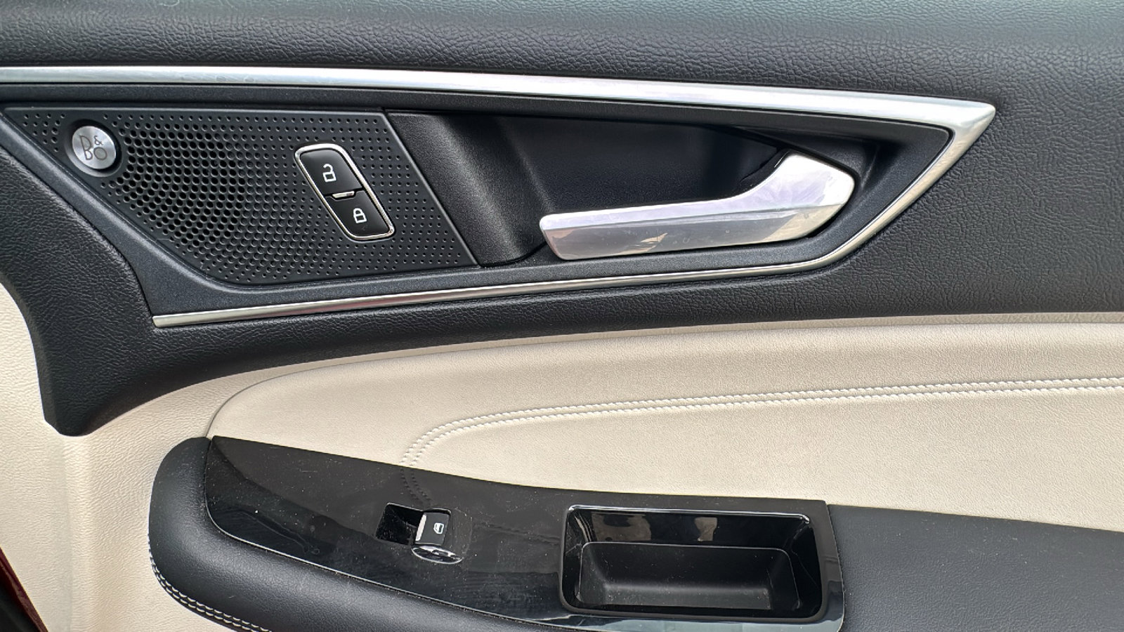 Used 2019 Ford Edge Titanium w/ Equipment Group 301A FWD image 29