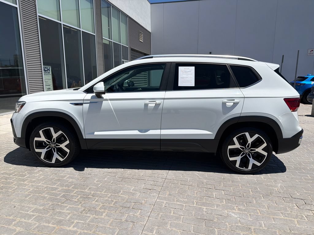 Certified 2023 Volkswagen Taos SEL AWD/4WD image 3