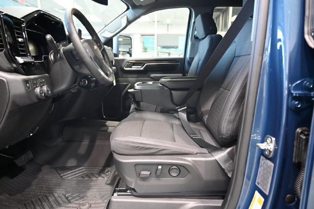 New 2026 Chevrolet Silverado 2500 LT w/ All Star Edition AWD/4WD image 10