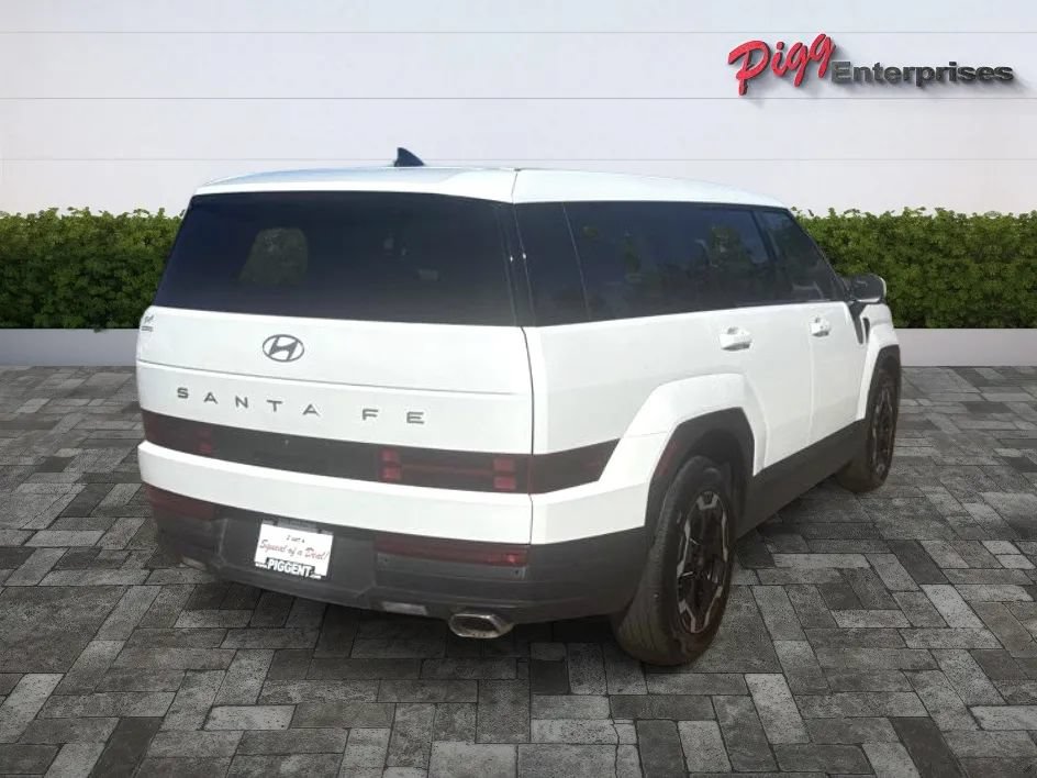 Used 2025 Hyundai Santa Fe SE FWD image 8