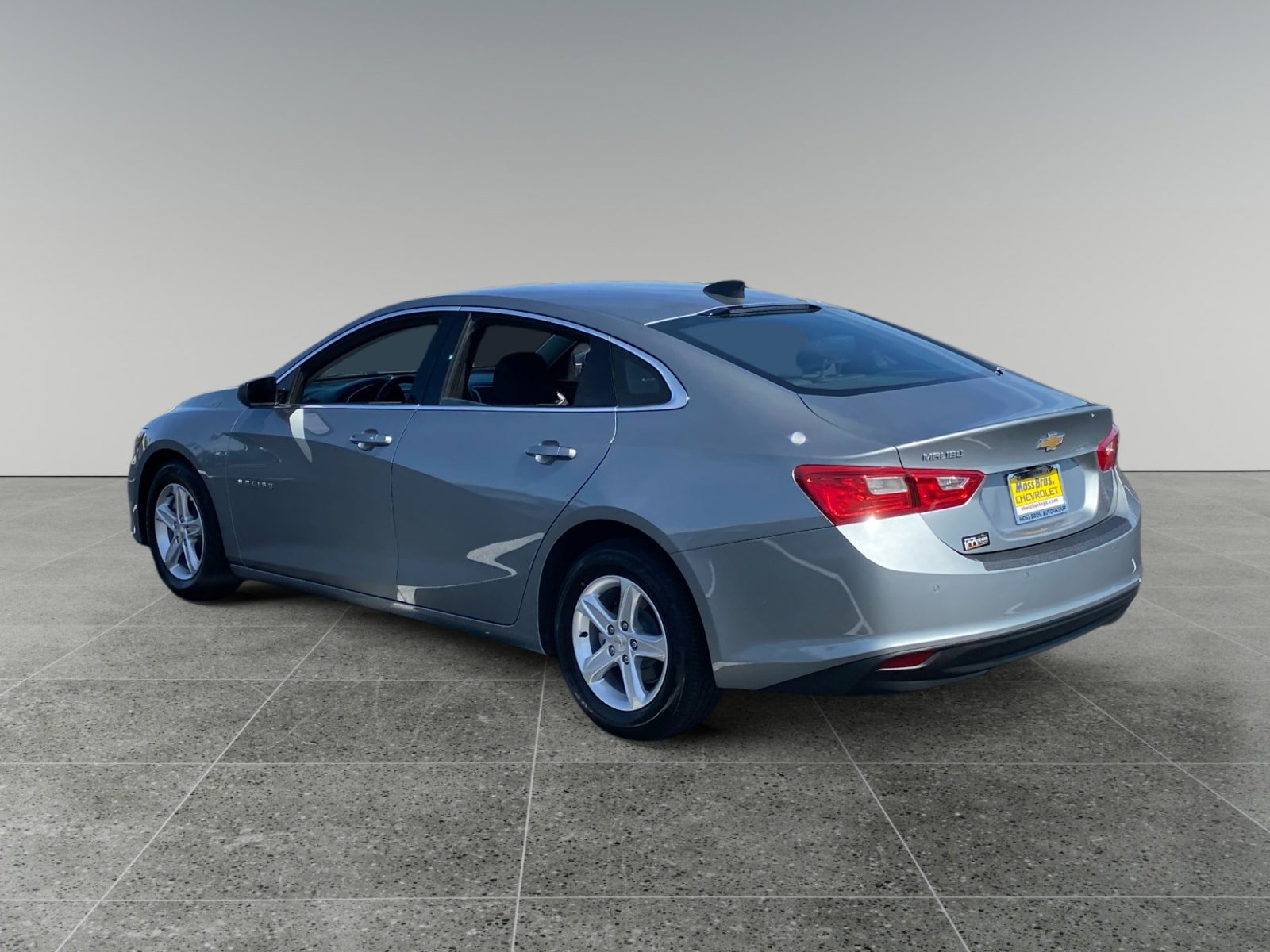 Used 2025 Chevrolet Malibu LS image 3