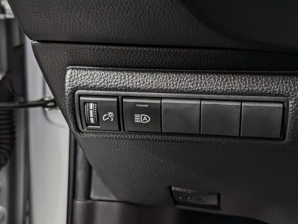 Used 2022 Toyota Corolla SE image 34