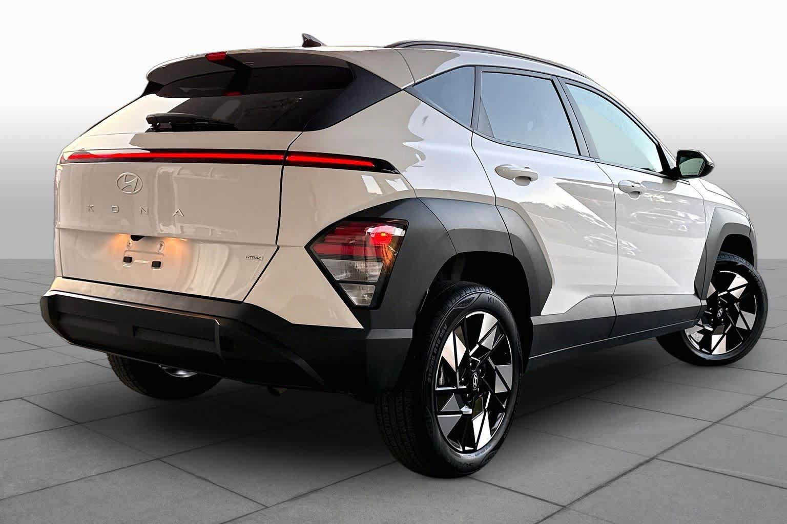 Used 2025 Hyundai Kona SEL AWD/4WD image 13