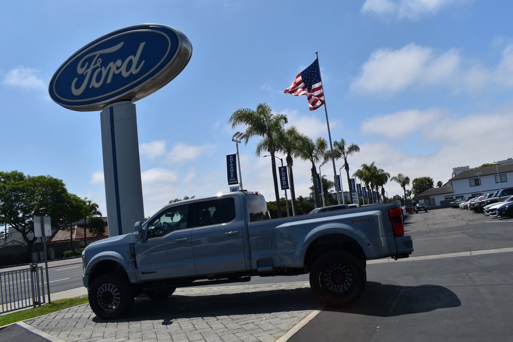 Used 2025 Ford F450 Lariat w/ FX4 Off-Road Package image 31