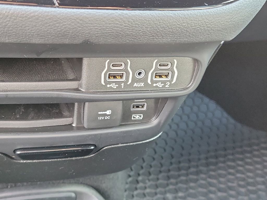 Used 2022 Chrysler Pacifica Touring-L w/ S Appearance Package image 39