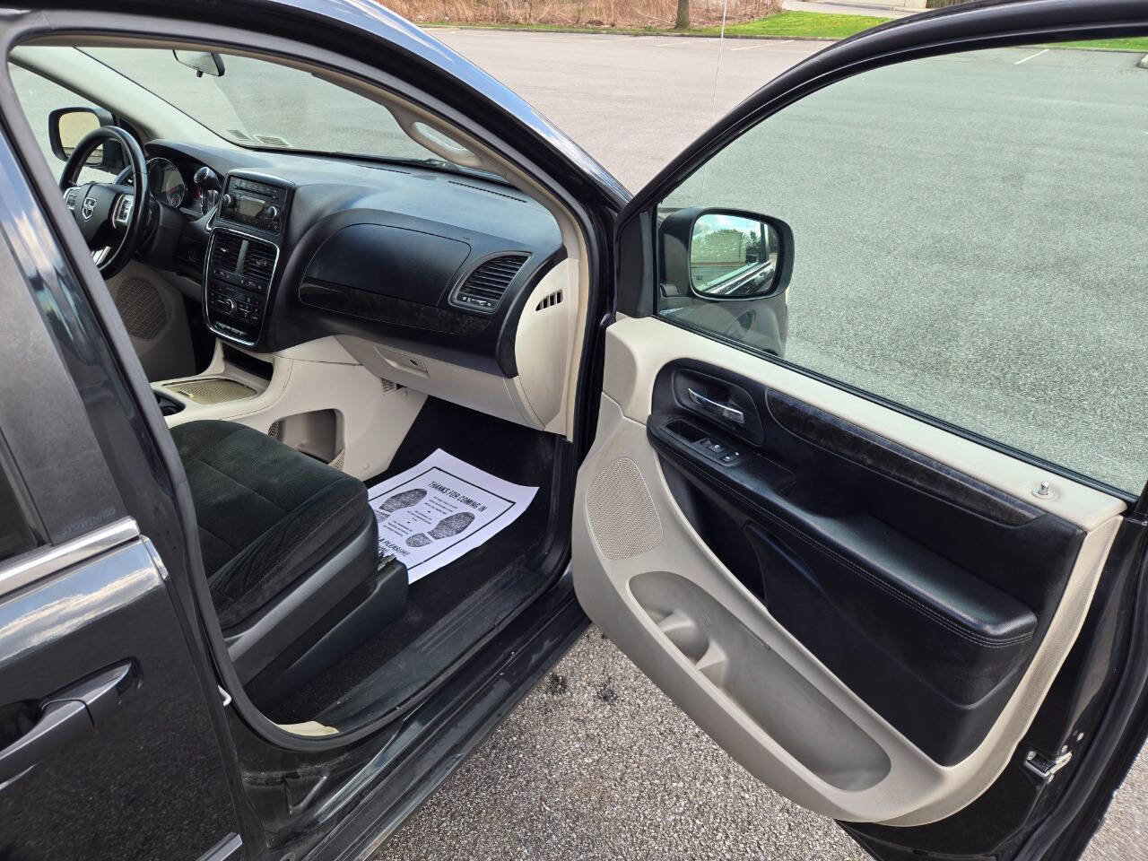 Used 2012 Dodge Grand Caravan Crew FWD image 23