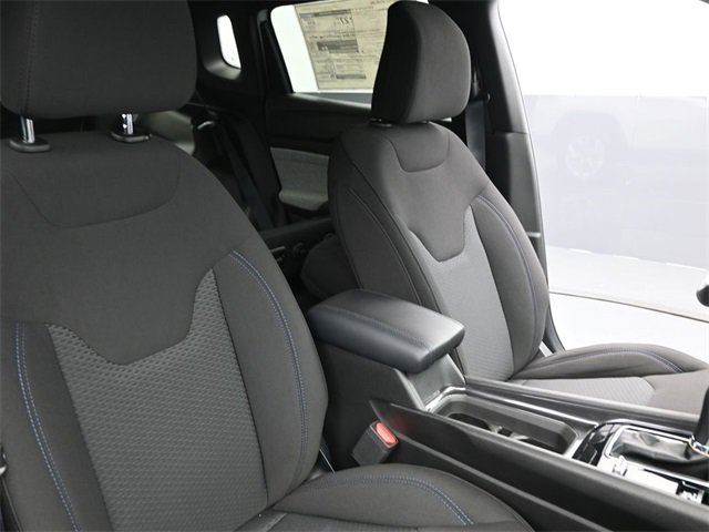 Used 2025 Jeep Compass Sport image 13