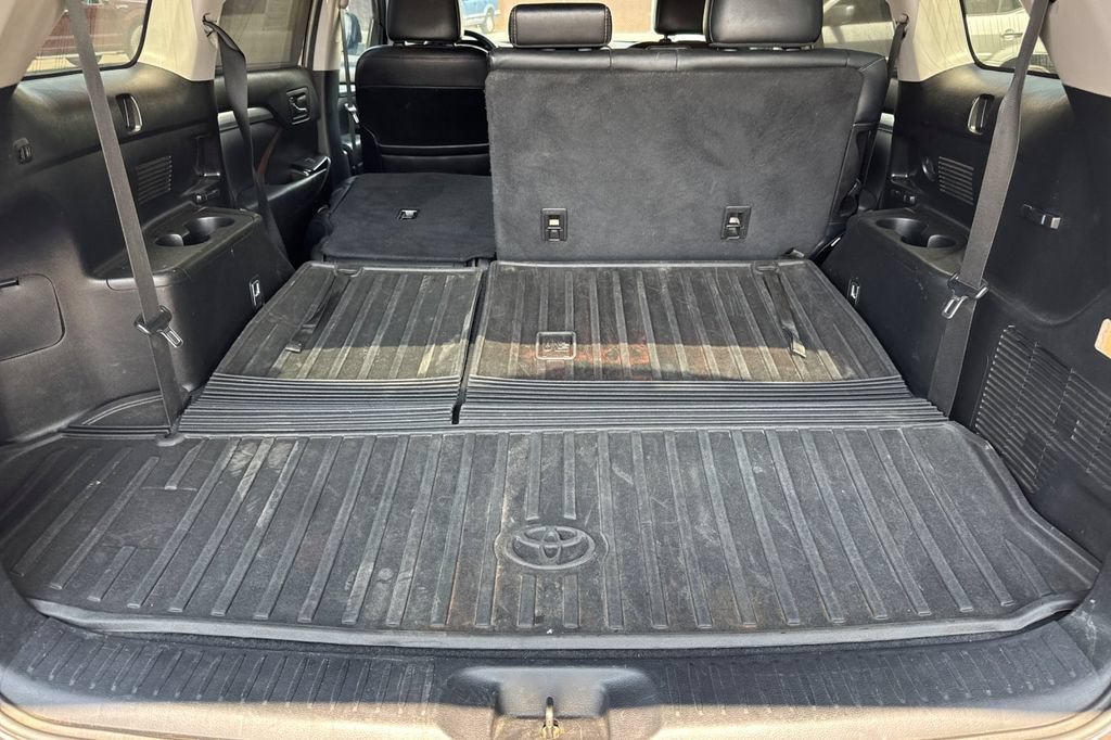 Used 2018 Toyota Highlander XLE AWD/4WD image 16