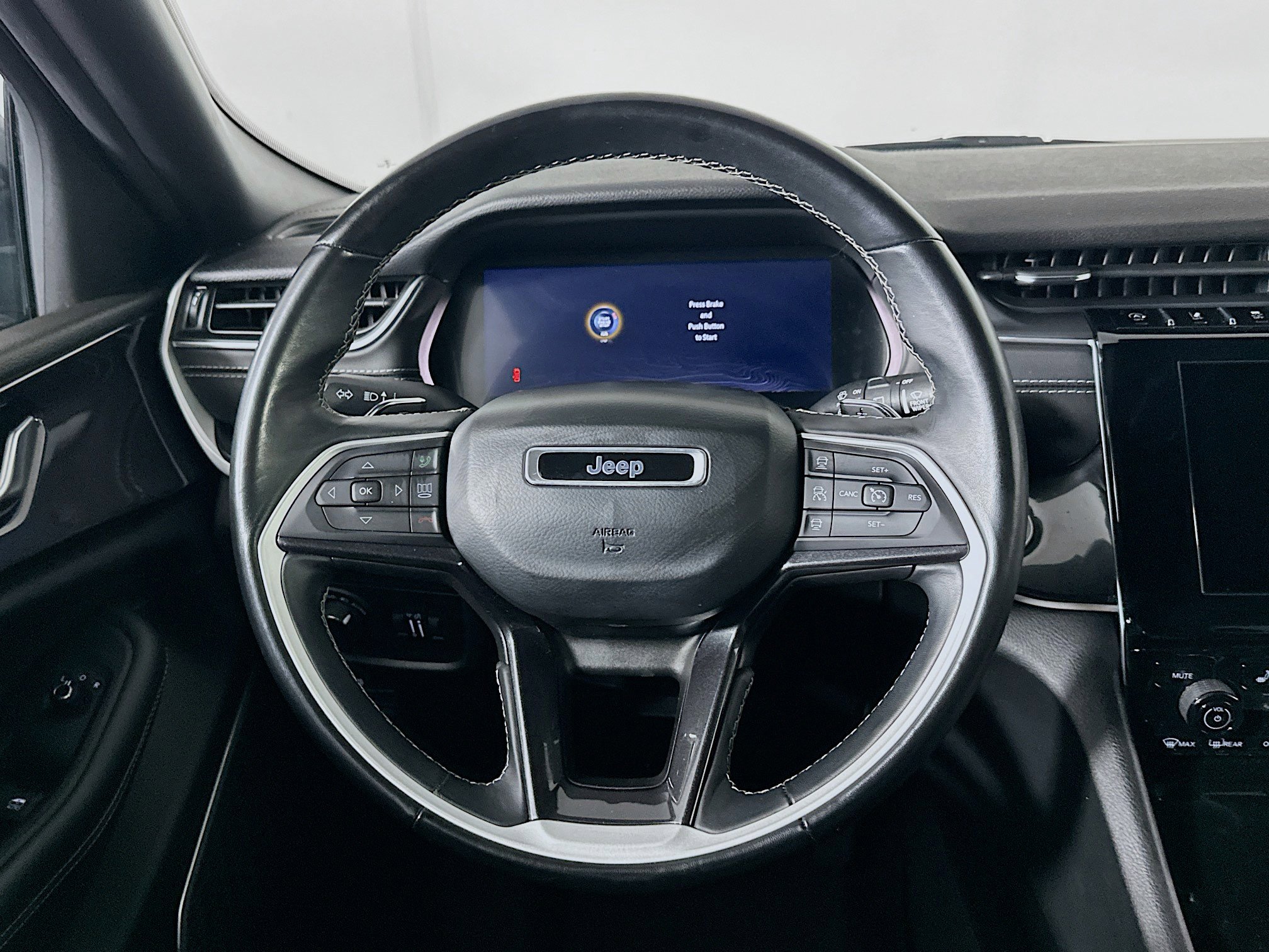 Used 2021 Jeep Grand Cherokee L Laredo image 18