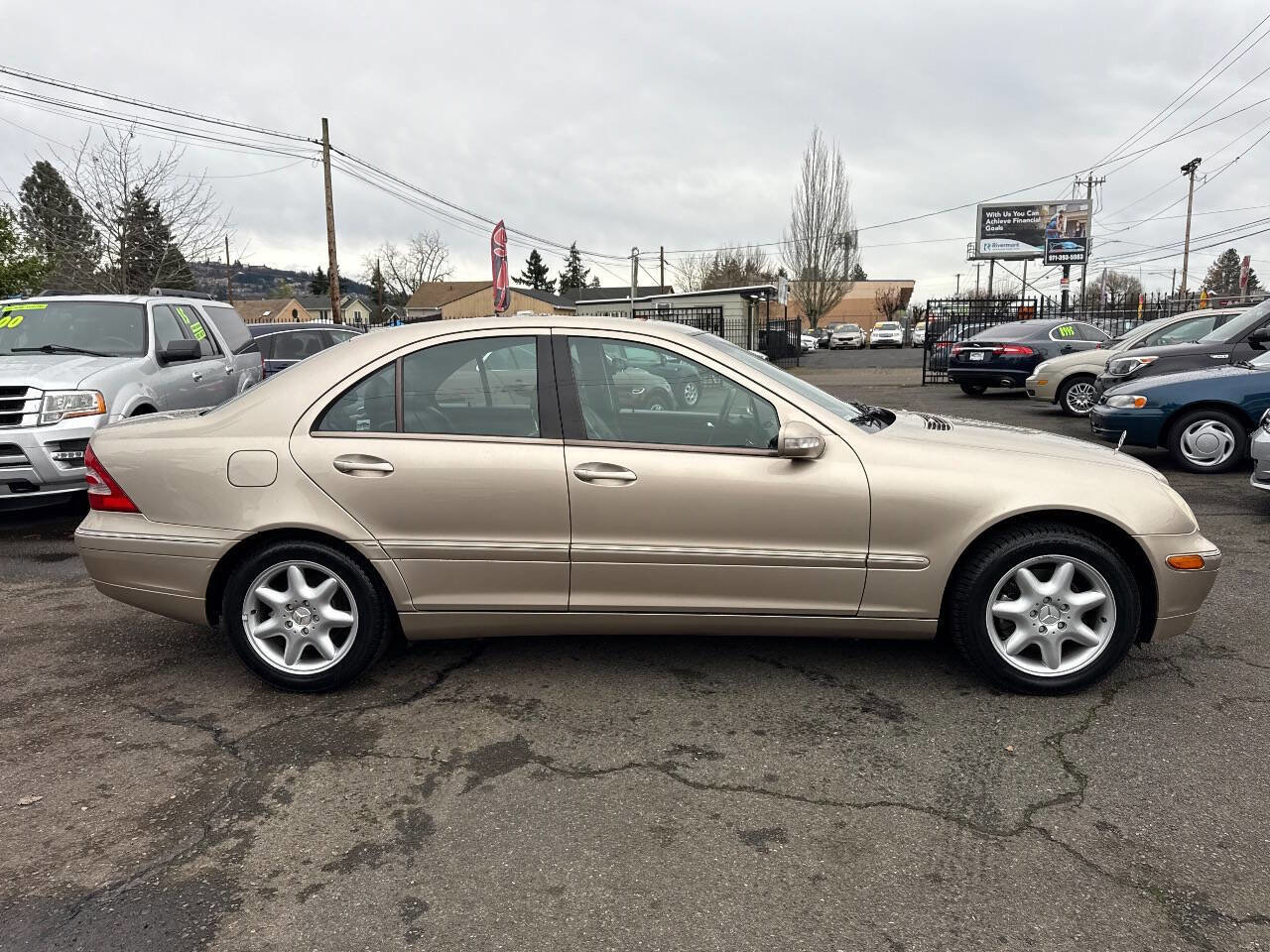 Used 2002 Mercedes-Benz C 240 Sedan image 10