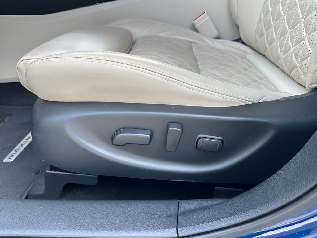 Used 2020 Nissan Maxima Platinum w/ Sport Mat Group FWD image 11