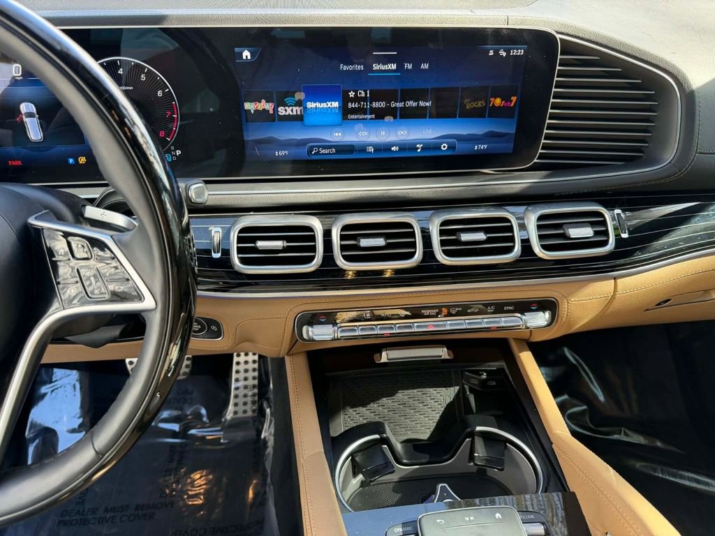 Used 2024 Mercedes-Benz GLS 580 4MATIC image 21