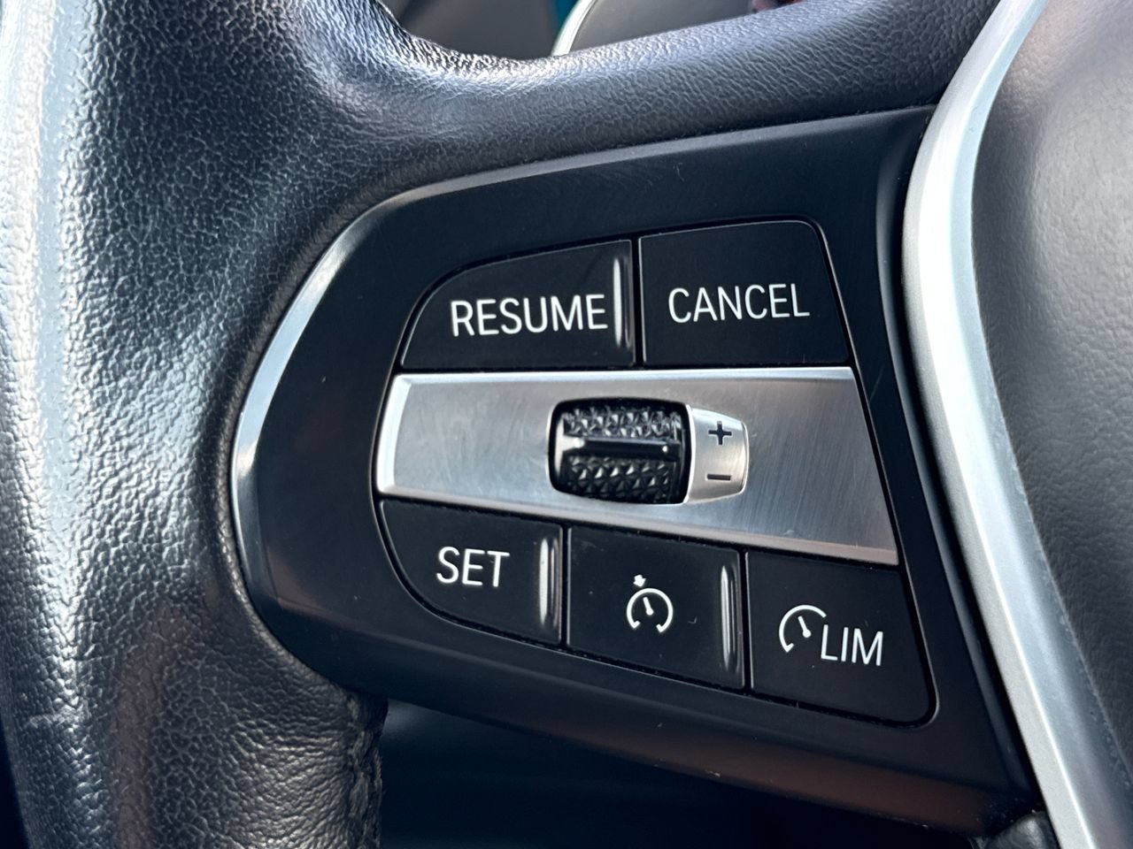 Used 2023 BMW X5 xDrive40i w/ Premium Package AWD/4WD image 30