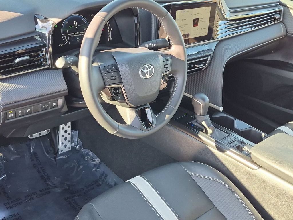 Used 2026 Toyota Camry SE FWD image 14