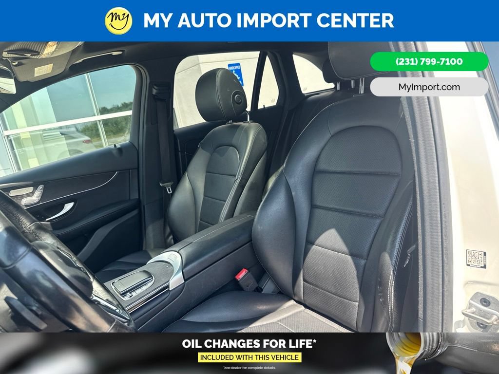 Used 2022 Mercedes-Benz GLC 300 4MATIC w/ Driver Assistance Package image 15
