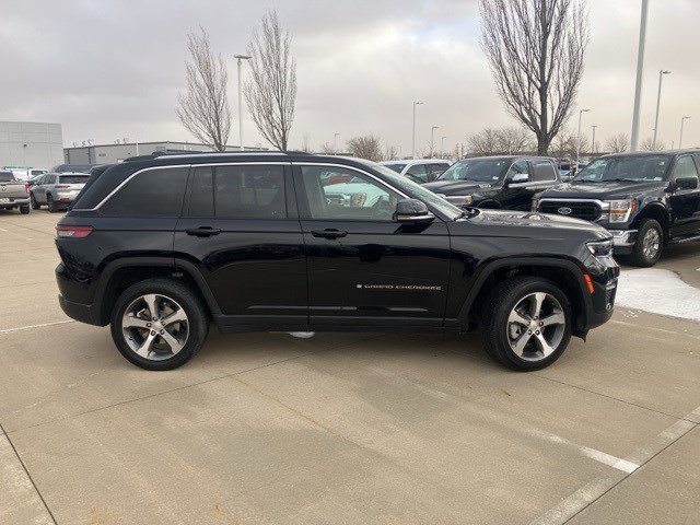 Used 2023 Jeep Grand Cherokee Limited image 5