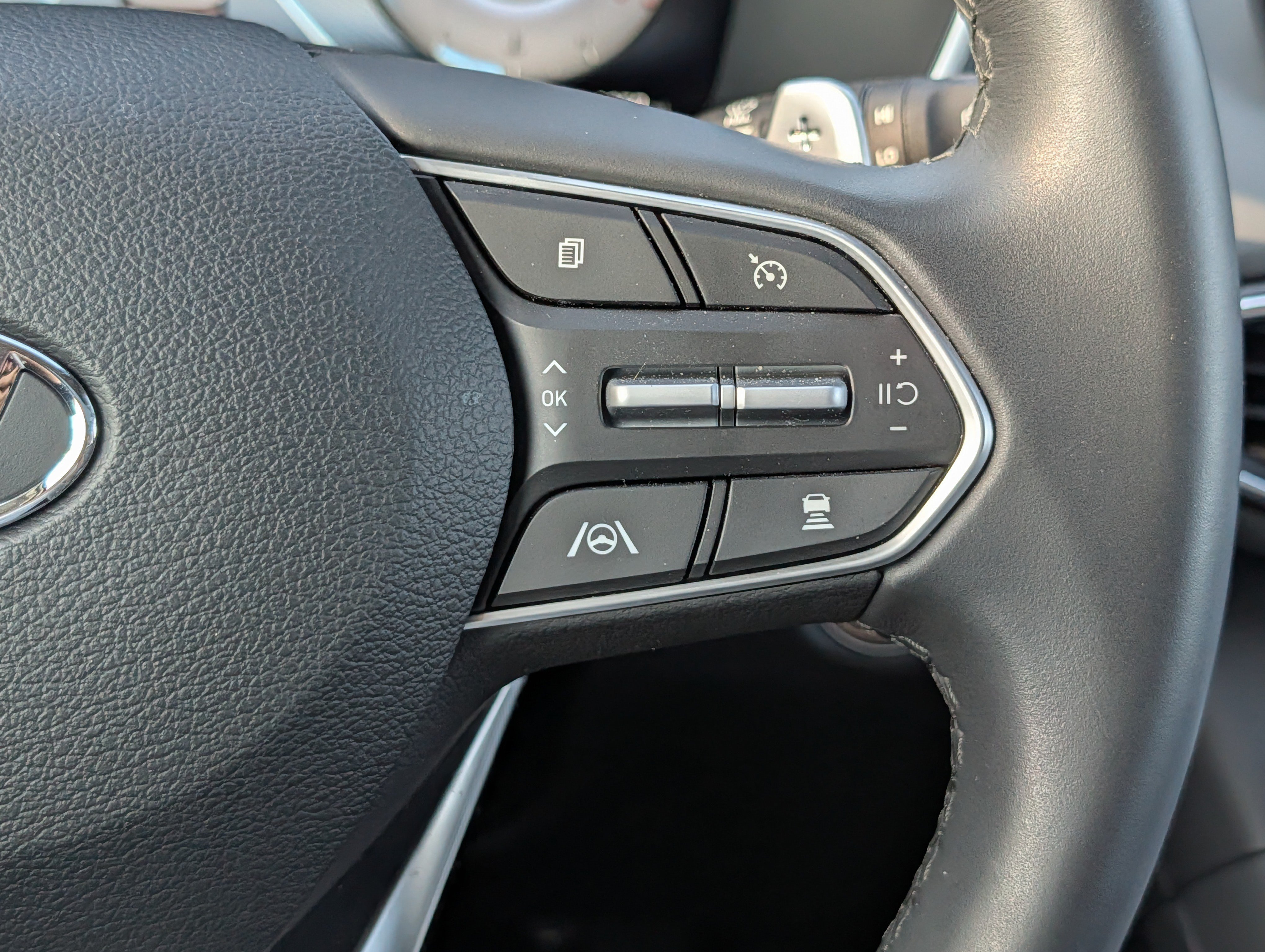 Certified 2023 Hyundai Santa Fe SEL w/ Premium Package AWD/4WD image 30