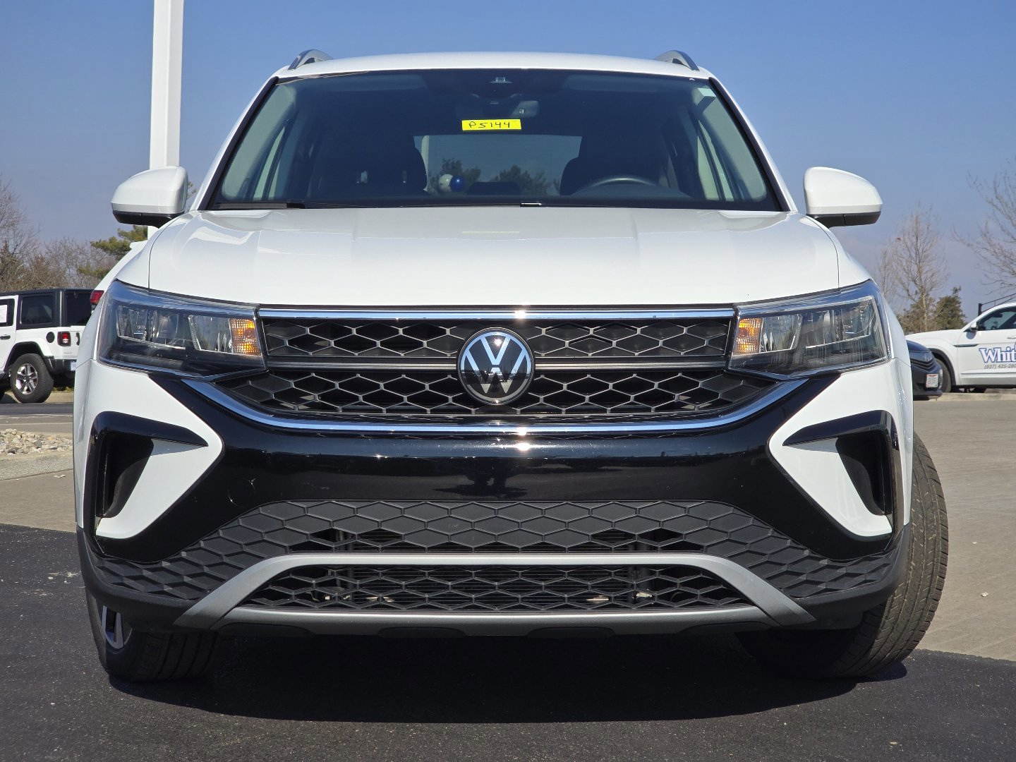 Used 2024 Volkswagen Taos SE image 16