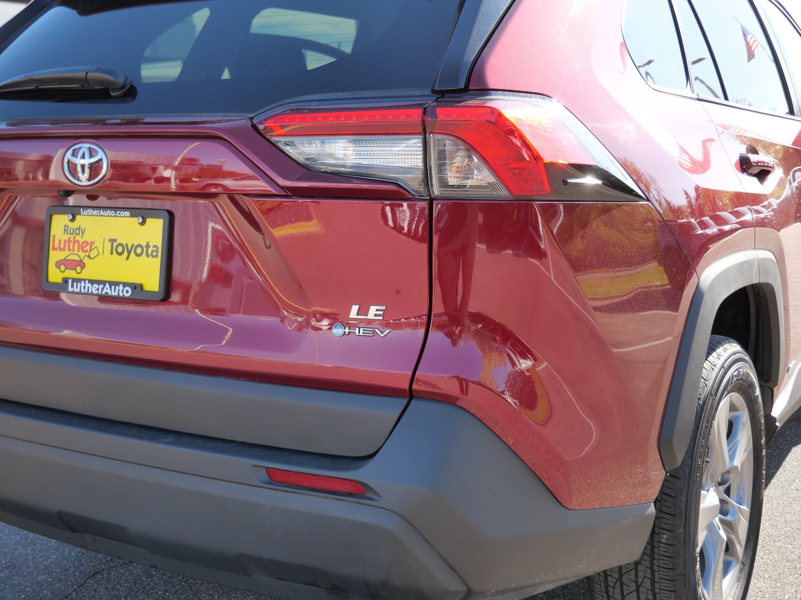Certified 2025 Toyota RAV4 LE AWD/4WD image 18