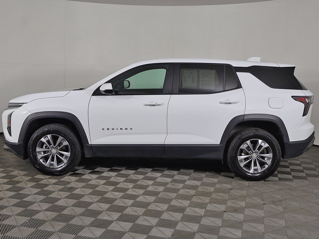 Used 2025 Chevrolet Equinox LT AWD/4WD image 17