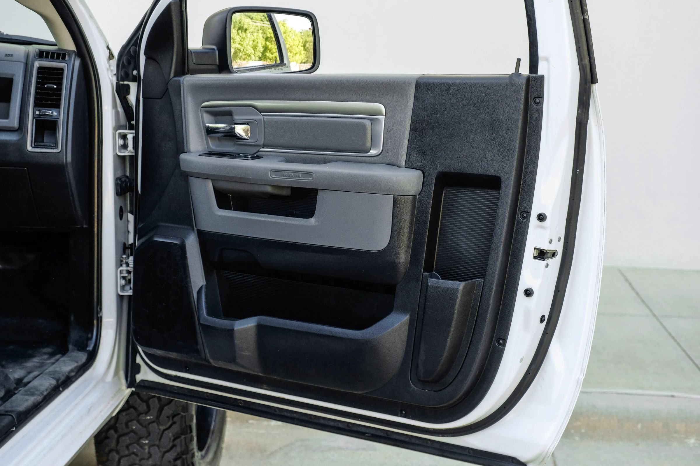 Used 2017 RAM 2500 Tradesman w/ Power & Remote Entry Group RWD image 35