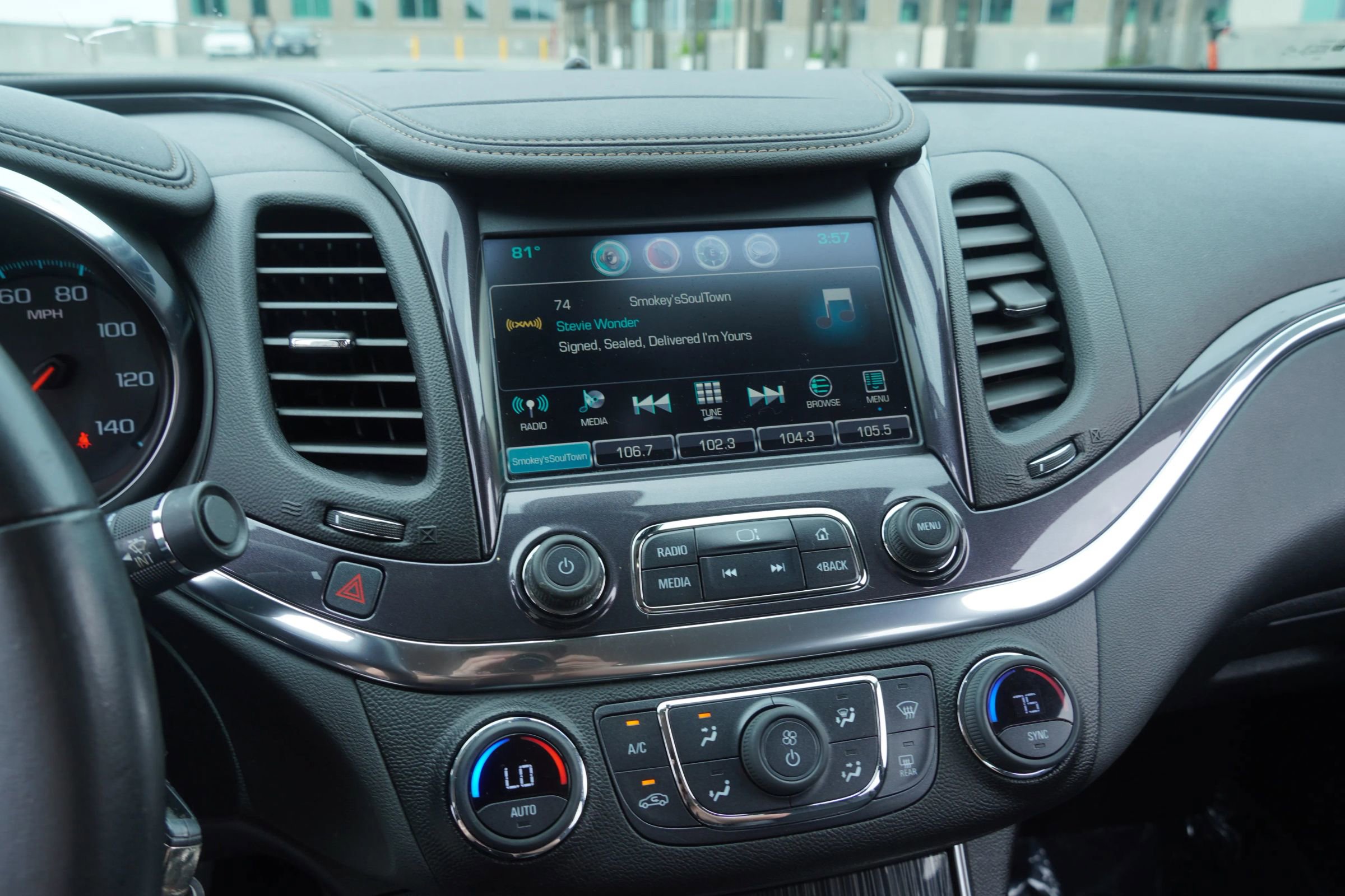 Used 2016 Chevrolet Impala LT image 39