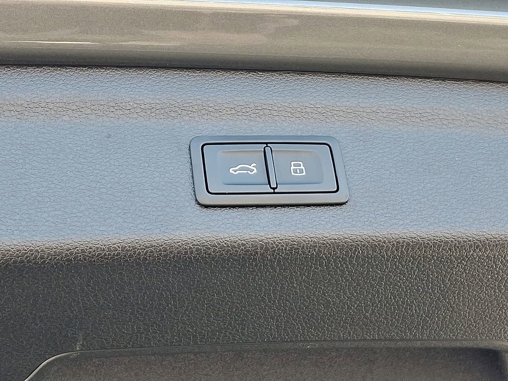 Certified 2023 Audi Q3 2.0T Premium Plus w/ Premium Plus Package image 32