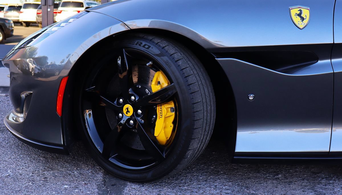 Used 2020 Ferrari Portofino RWD image 5