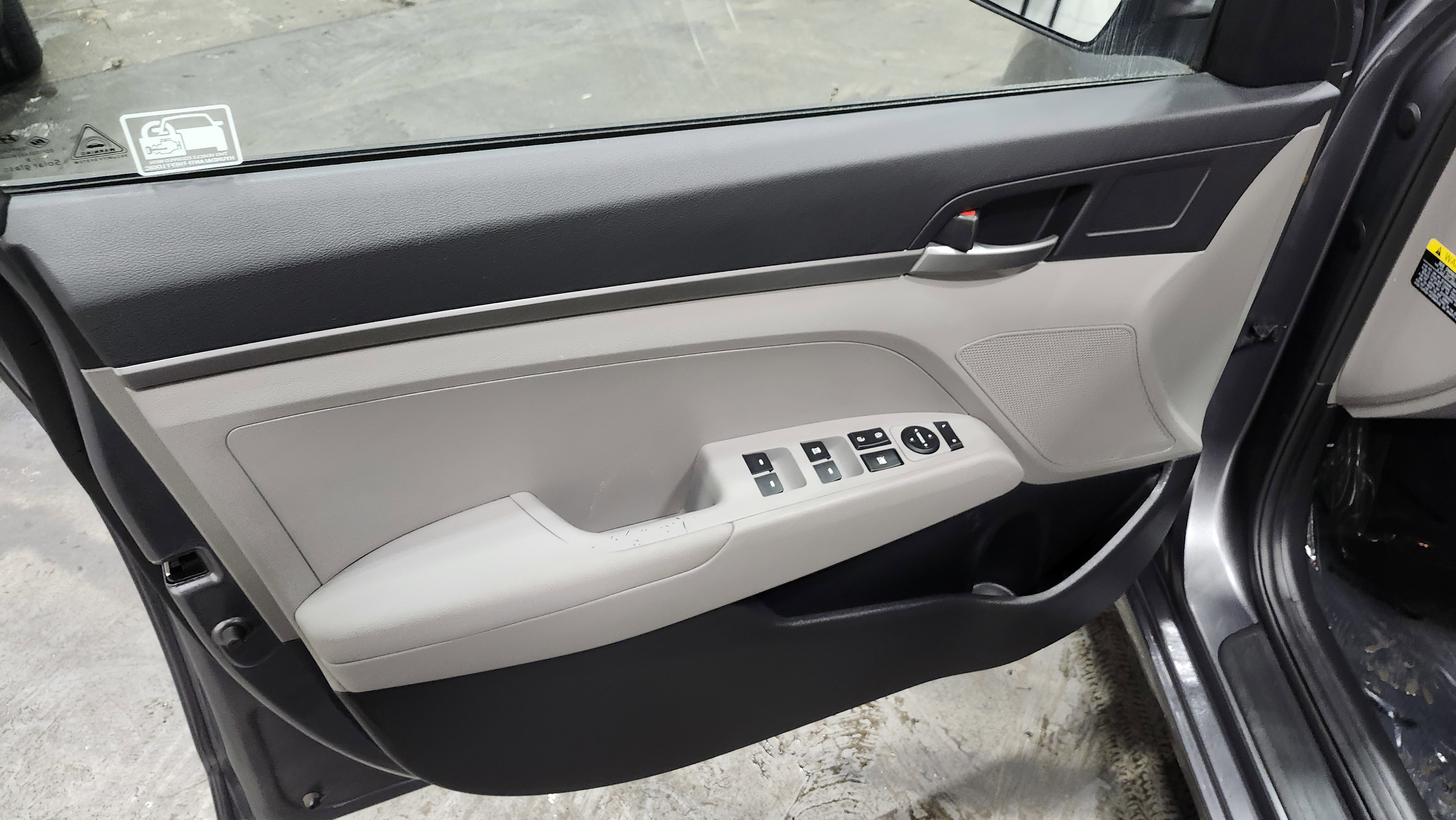 Used 2018 Hyundai Elantra SE image 22