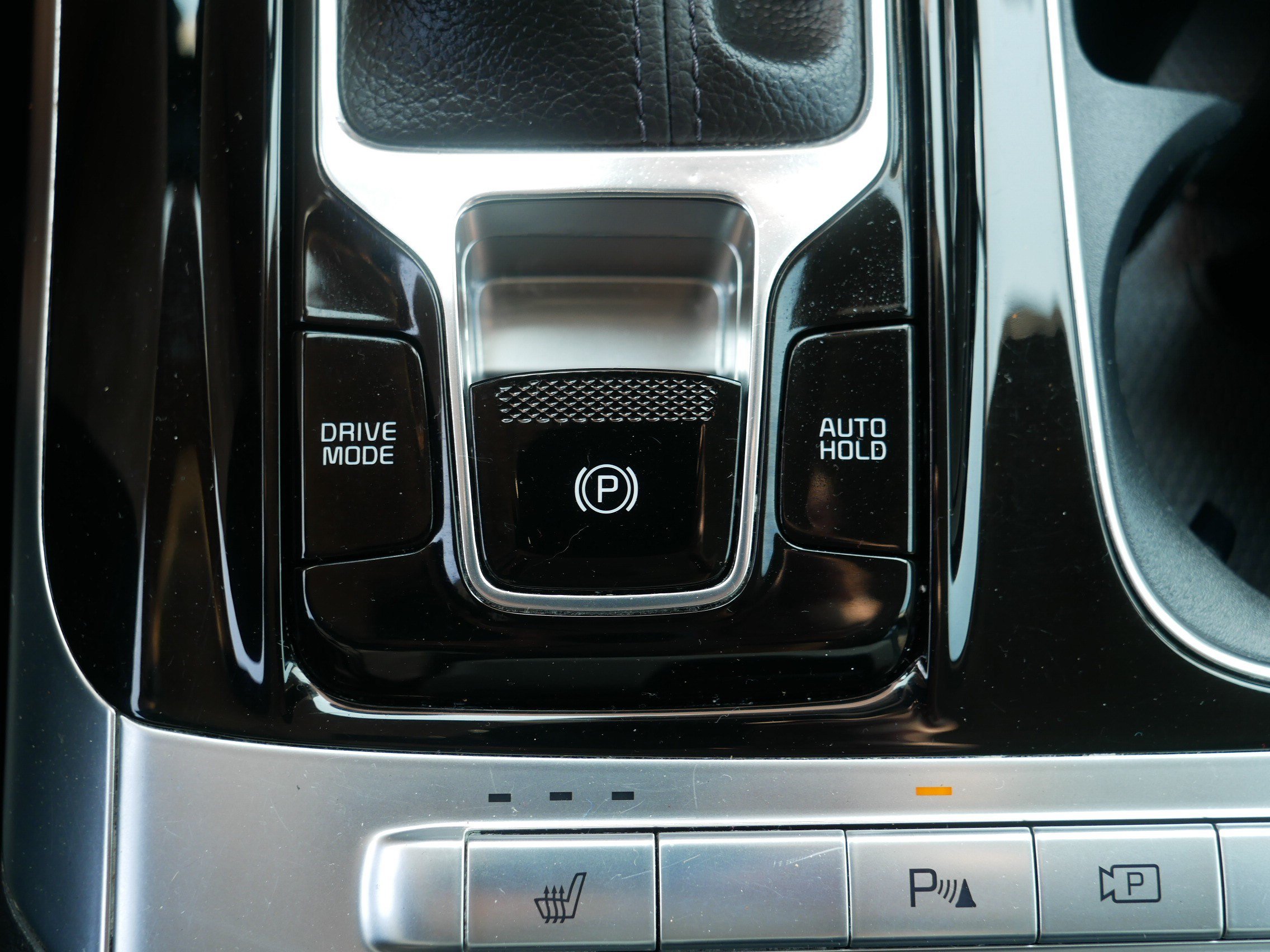 Certified 2024 Kia Carnival EX FWD image 32