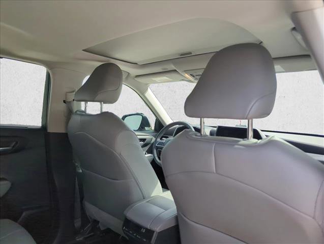 Used 2023 Toyota Highlander XLE image 18