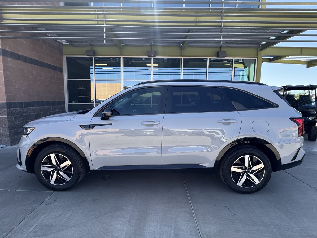 Used 2022 Kia Sorento EX w/ Panoramic Sunroof Package FWD image 7