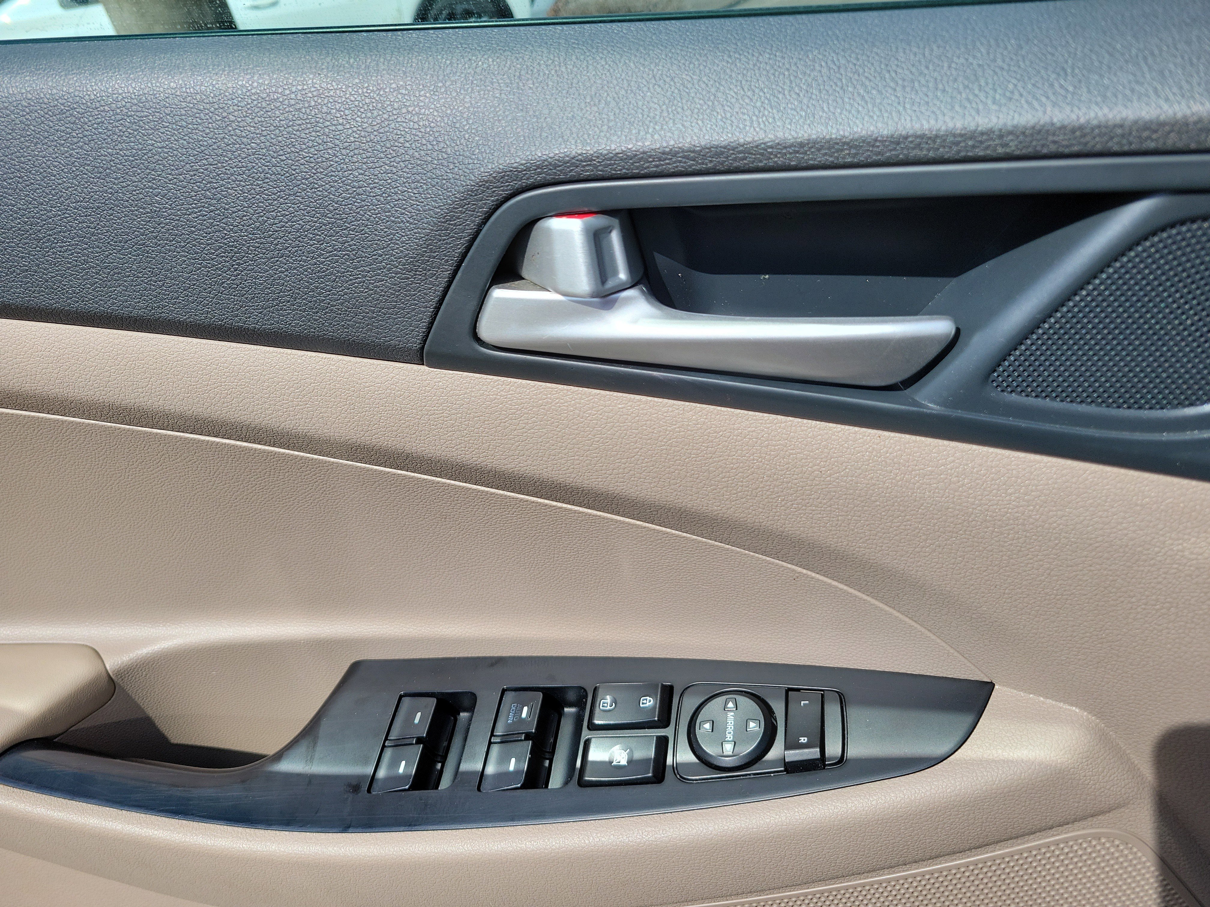 Used 2020 Hyundai Tucson SE image 18