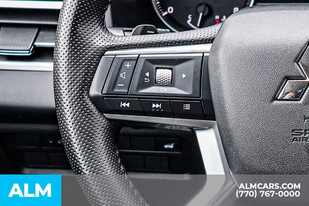 Used 2025 Mitsubishi Outlander SE FWD image 36