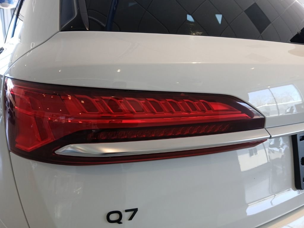 Used 2025 Audi Q7 3.0T Premium Plus image 14