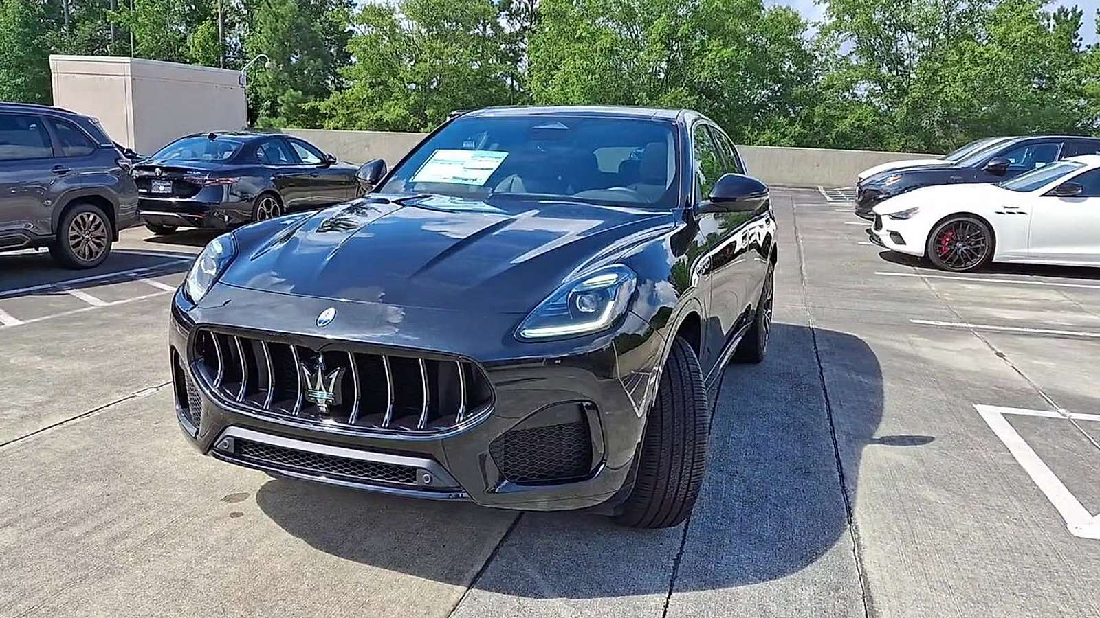 New 2025 Maserati Grecale GT image 3