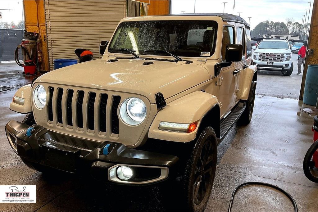 Used 2023 Jeep Wrangler Unlimited Sahara image 2