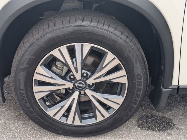 Used 2023 Nissan Rogue SV FWD image 10