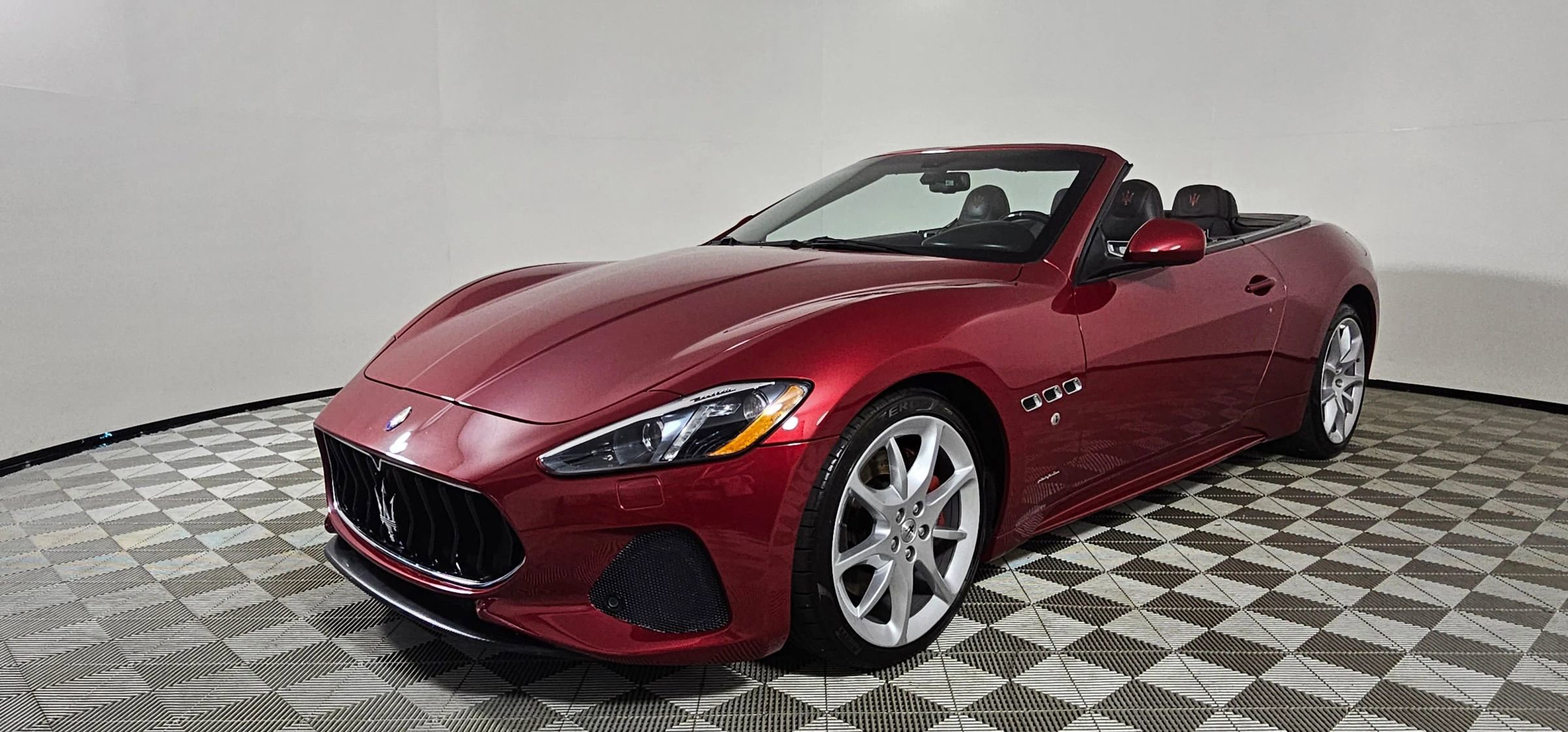 Used 2018 Maserati GranTurismo Sport image 11