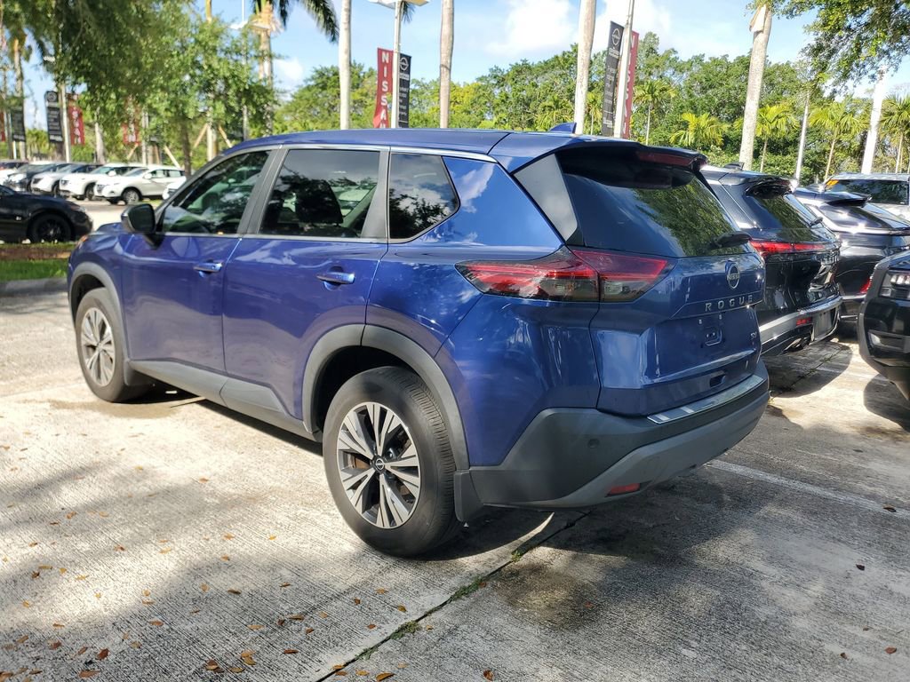 Certified 2022 Nissan Rogue SV FWD image 3