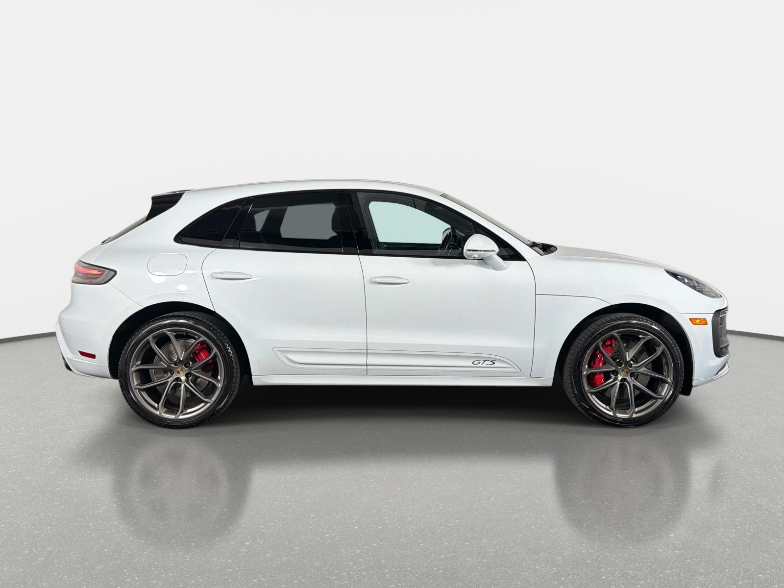 Used 2024 Porsche Macan GTS AWD/4WD image 2