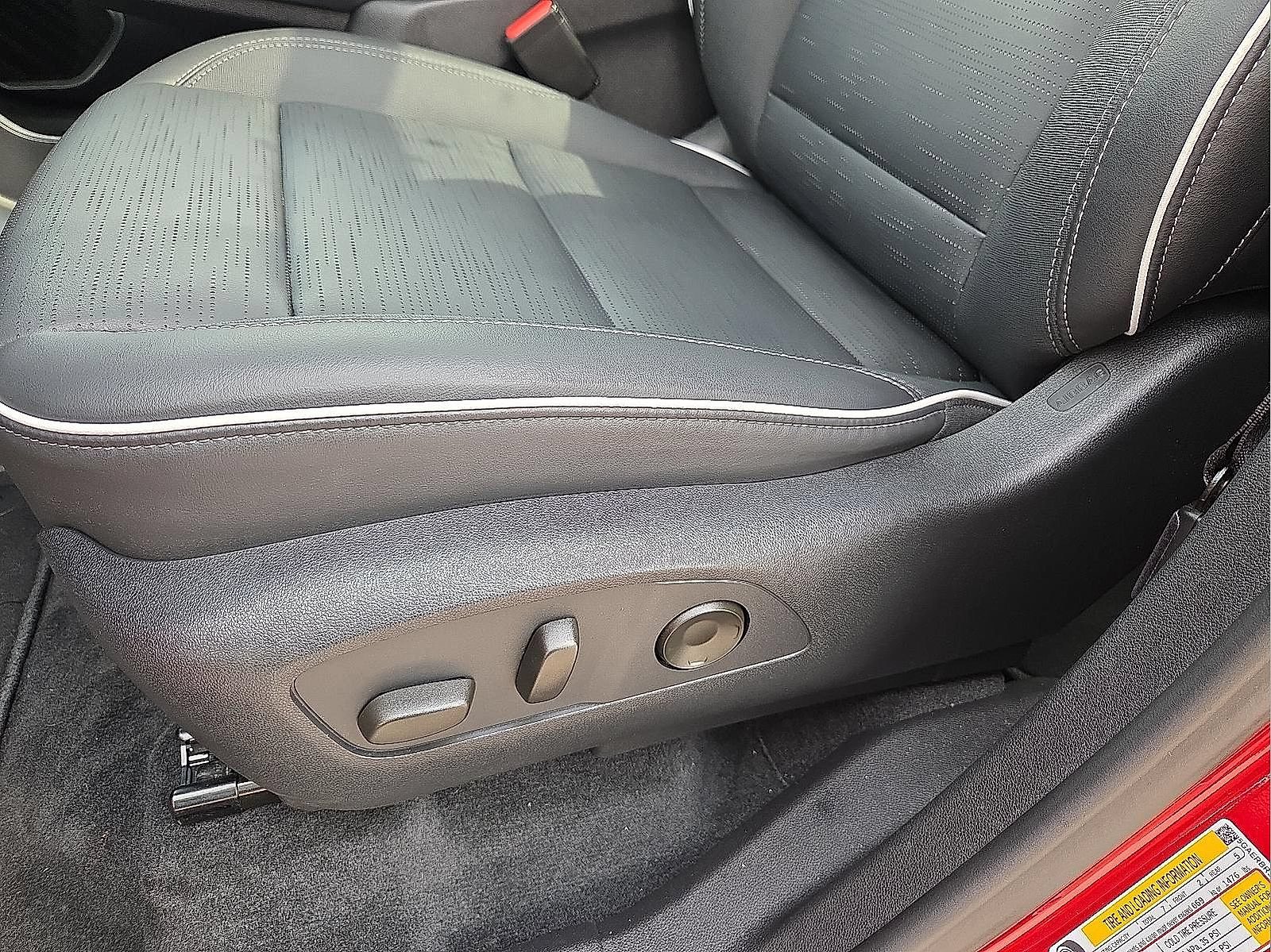 Certified 2025 Buick Enclave Sport Touring w/ Power Package FWD image 21